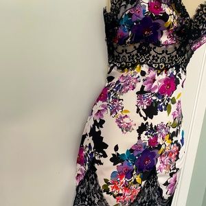 Beautiful Bebe dress size 2 new without tags $35